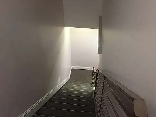 Rented by Niko International Brokerage | media 18