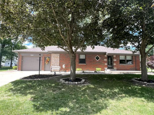 98 N Clinton St, Aviston, IL 62216