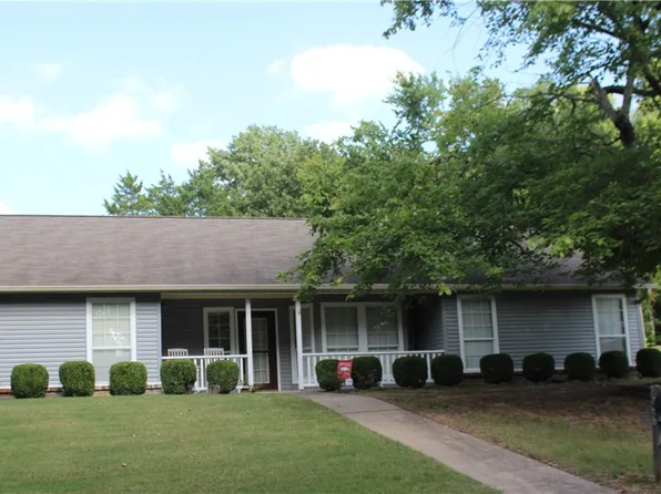 2288 N Creekwood Ave, Fayetteville, AR 72703