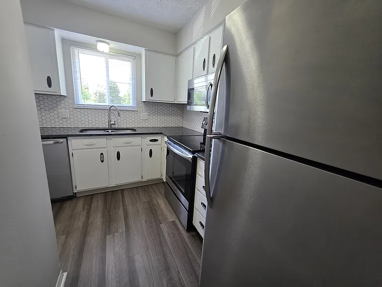 942 S Spring Rd — Photo 5