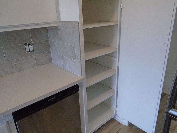 5th image of 11810 Mayfield Ave APT 301
