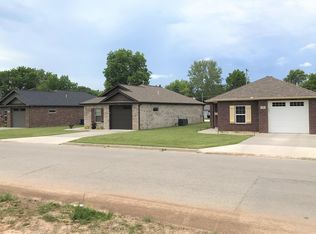 725 W 13th St, Webb City, MO 64870