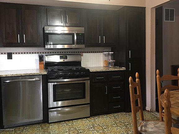 4th image of 83 Sunfield Ave