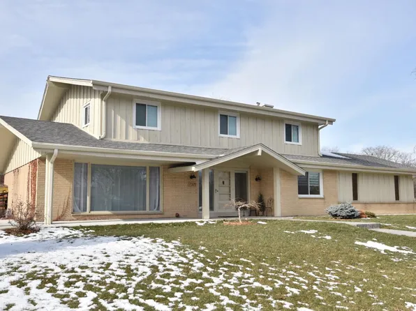 7371 North Bethmaur LANE, Glendale, WI 53209