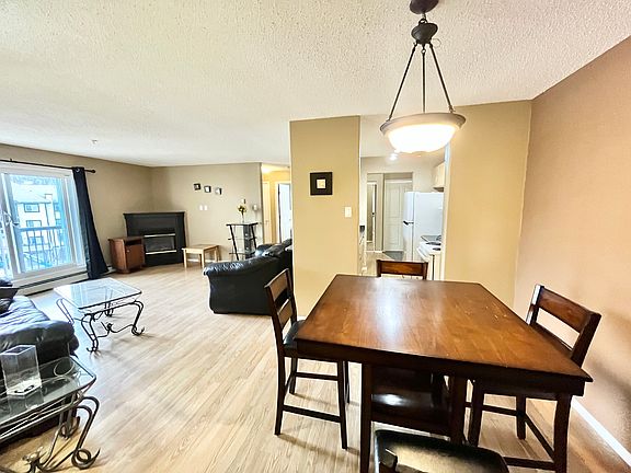 4th image of 200 Richard St #437
