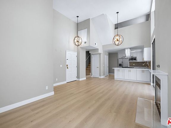 3rd image of 869 S Wooster St APT 301