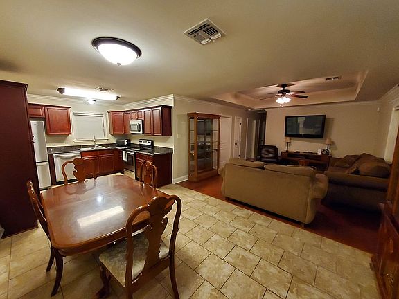 2nd image of 105 Sea Blue Ln