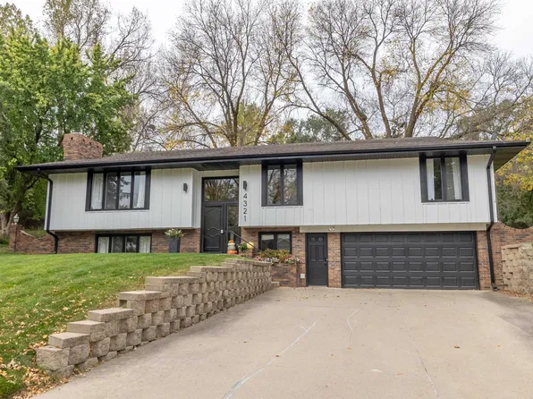 4321 Manor Cir, Sioux City, IA 51104