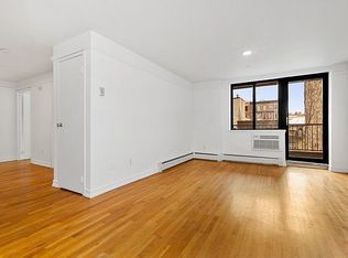 394 E 8th St APT 3B, New York, NY 10009