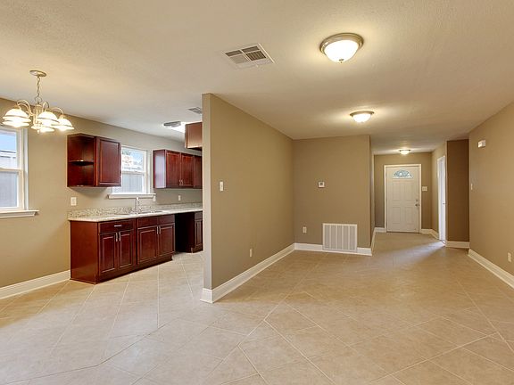 3rd image of 3028 Grinell Dr