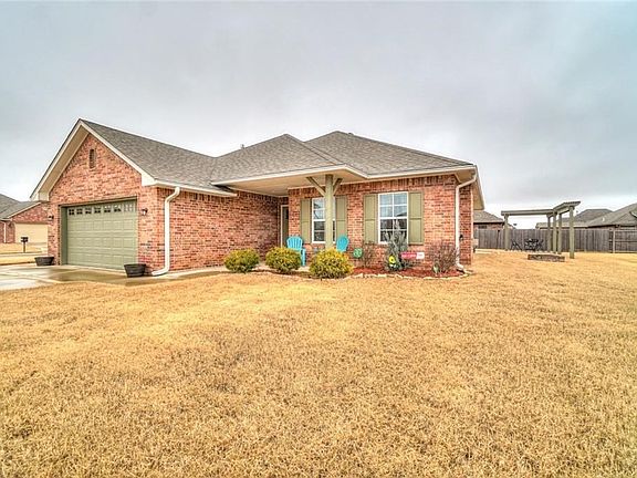 View of the side of the property.