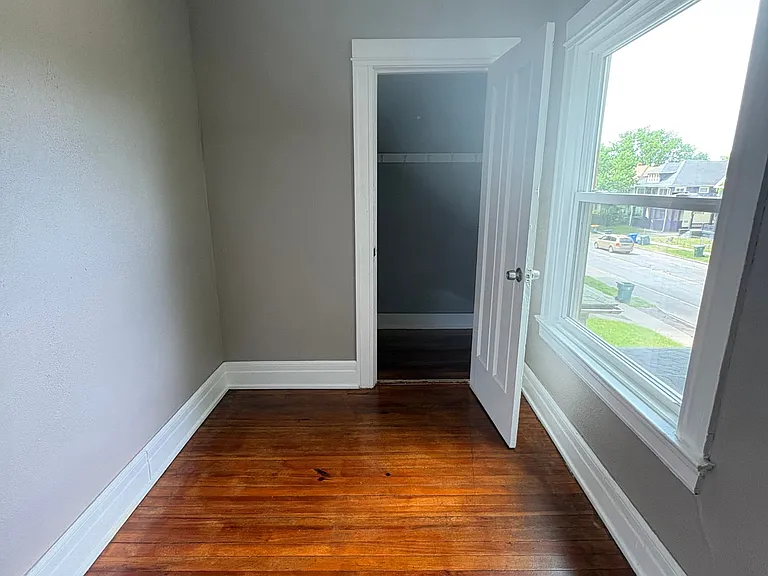 678 Genesee St #678 — Photo 3