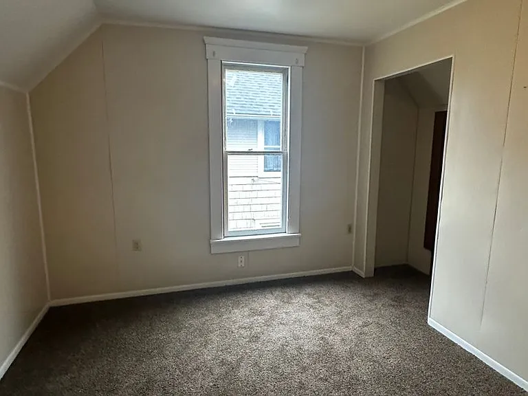 202 Westwood Ave — Photo 9
