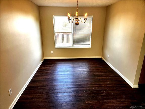 3rd image of 6827 Mistyview Dr