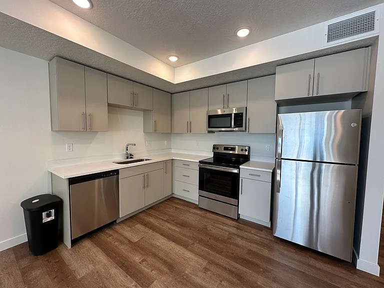 Skyline Peaks Apartments — Photo 9