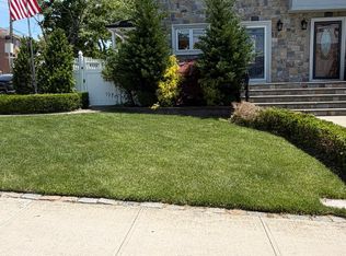 517 Foster Rd, Staten Island, NY 10309