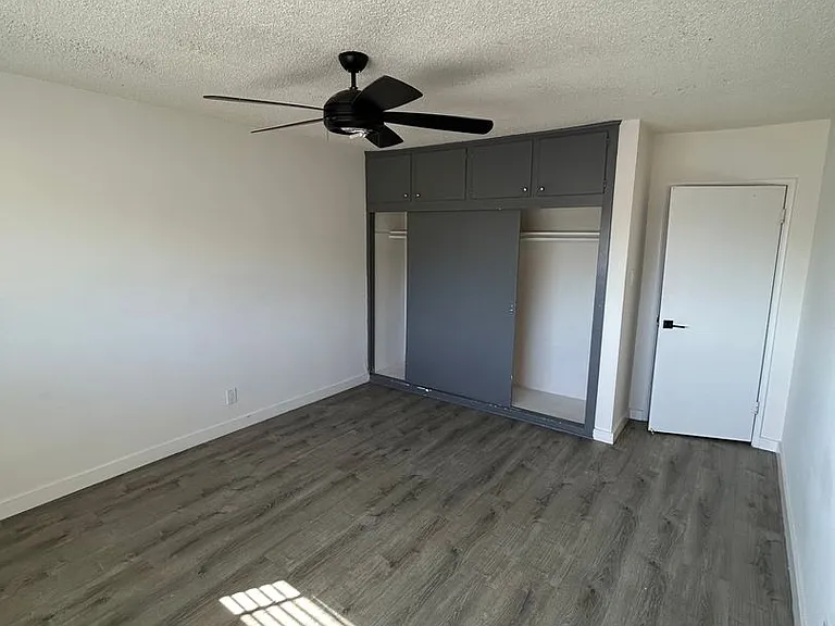12128 Ramona Ave — Photo 27