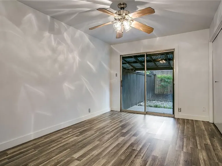 2313 La Casa Dr #B — Photo 18