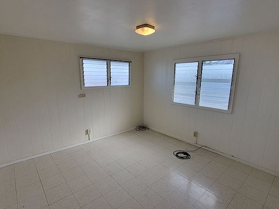 3rd image of 1009 Maluna St