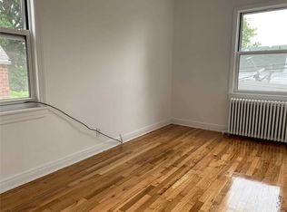4332 194th St, Flushing, NY 11358
