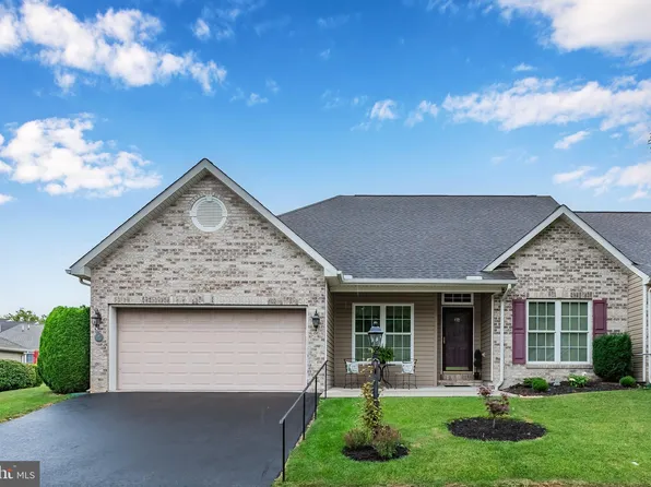 410 Touchstone Dr, Carlisle, PA 17015