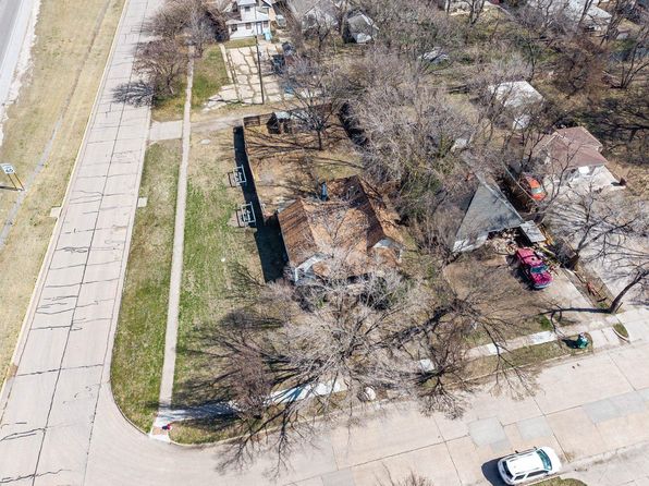 wichita-kansas-77355597 picture