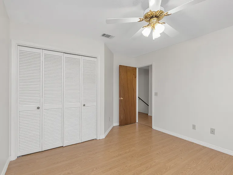 1708 Colonial Ct — Photo 7