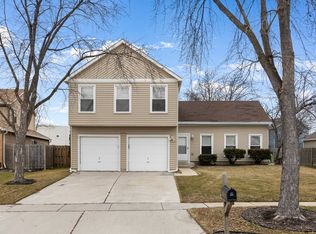 1098 Gannon Ct, Hoffman Estates, IL 60169