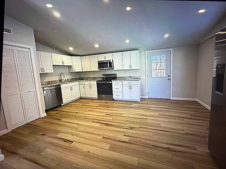 113 Paula Cir #1 — Photo 6