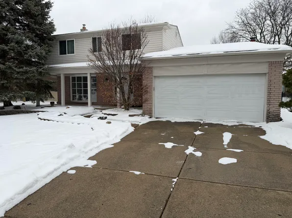 3550 Kings Point Dr, Troy, MI 48083
