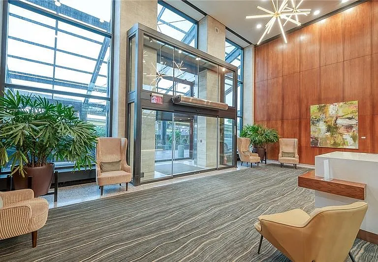 320 Fort Duquesne Blvd #16B — Photo 10