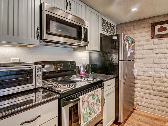 3rd image of 439 Ala Wai Blvd APT 98
