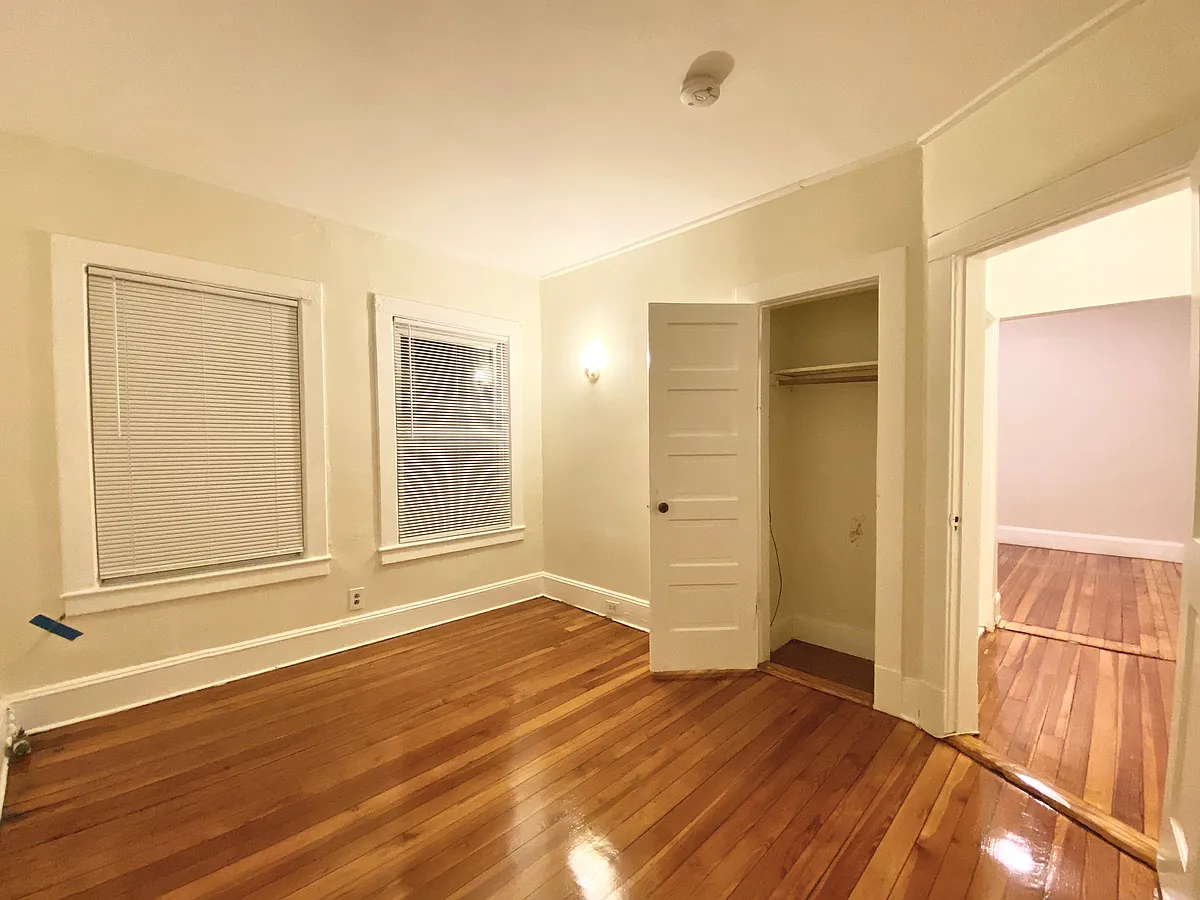 Building Photo - 132 Oxford St #1A
