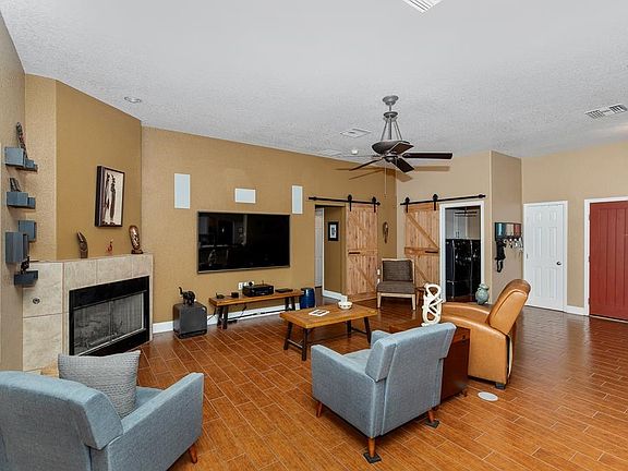5th image of 10795 S Monterrey Way