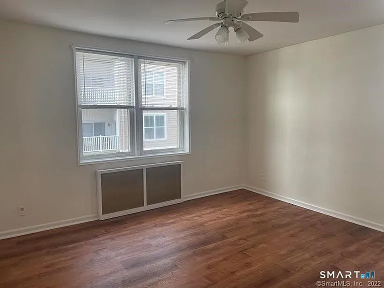 39 Glenbrook Rd #2R — Photo 6