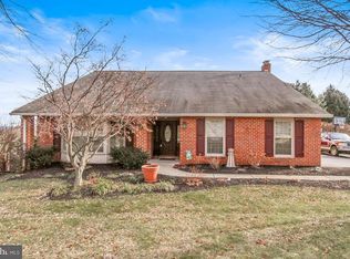 3675 Rimrock Rd, York, PA 17402