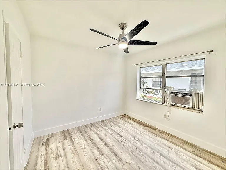 1942 NE 172nd St #1942 — Photo 8