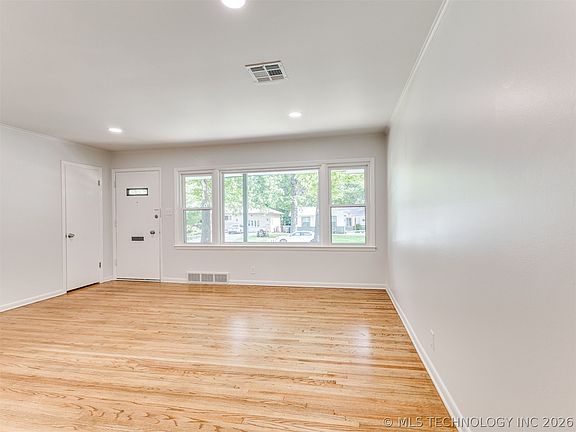 4th image of 4539 E 38th Pl