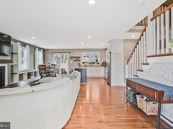 5th image of 1168 Maple Ave