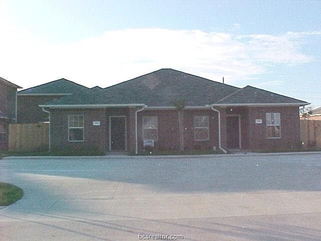 2nd image of 2434 Berger Dr