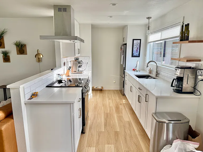 3550 N Albina Ave — Photo 5