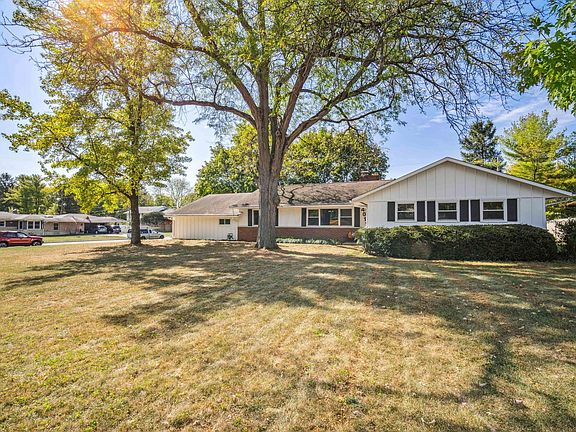 4th image of 4011 Lyon Dr