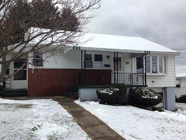 1st image of 104 Park Dr
