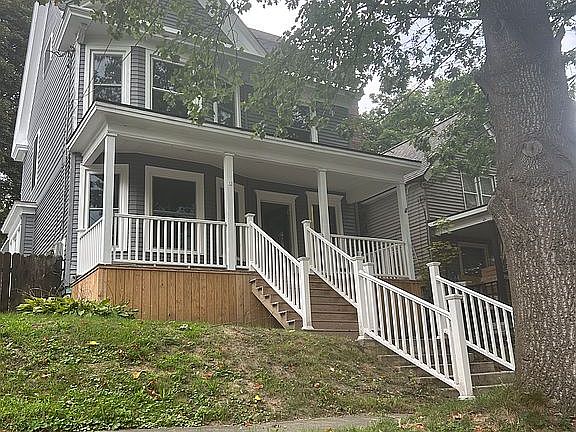 2nd image of 208 E 9th St