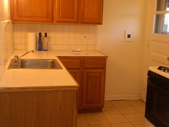 3rd image of 7411 N Wolcott Ave