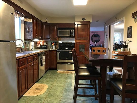 3rd image of 23 Orchard Ave