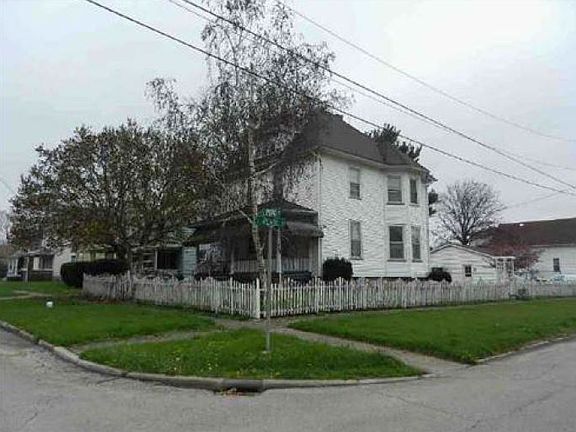 3rd image of 718 E Brooks St