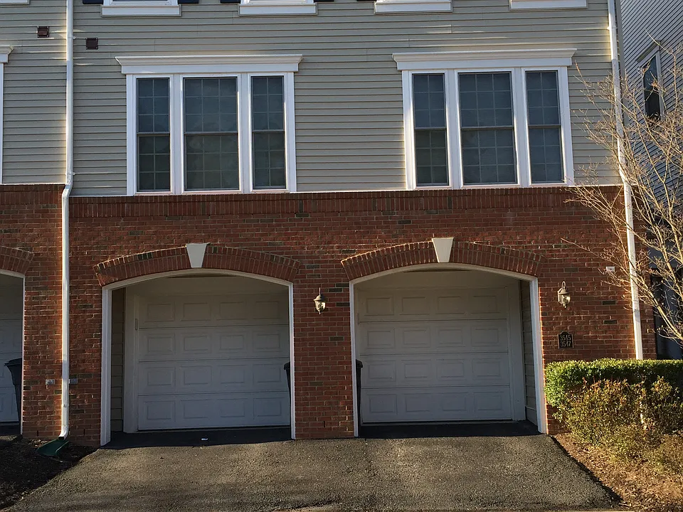 3545 Huntley Manor Ln