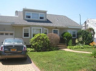 78 Marina Rd, Island Park, NY 11558