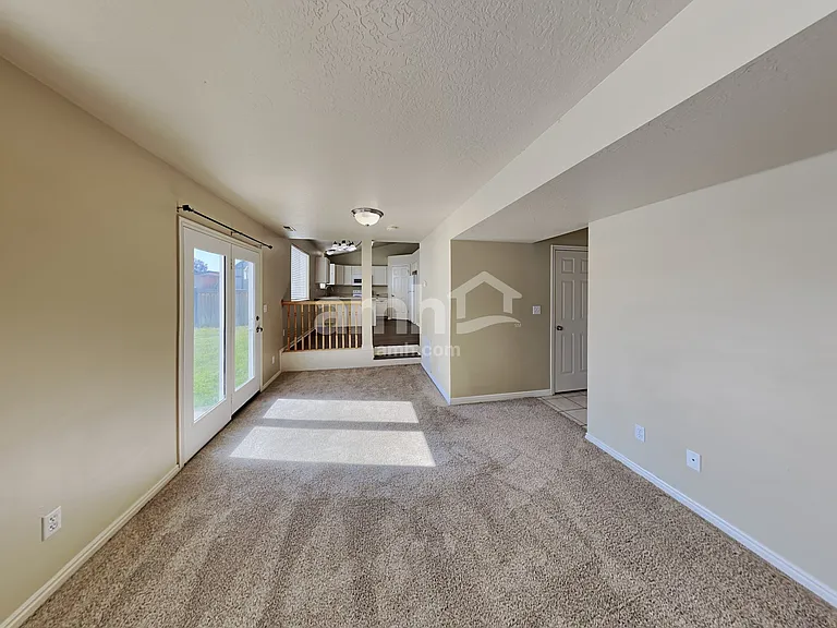 272 S 590 W — Photo 7